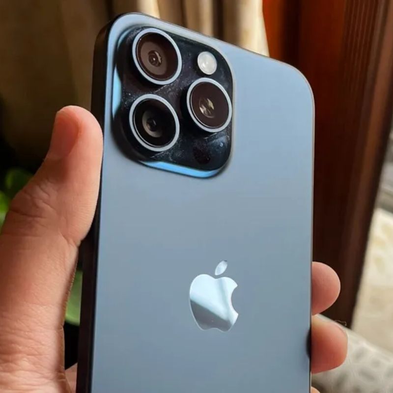 iPhone 16 Pro Max vista frontal